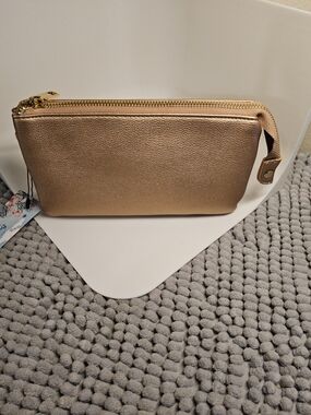 NWOT Metallic Rose Gold Crossbody Purse By Brentano